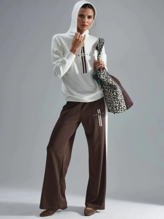 Foto van product Hiccup Joggingpak chocoladebruin / wit