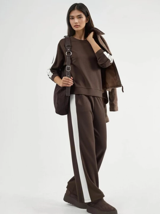 Foto van product Hiccup Joggingpak mokka / parelwit