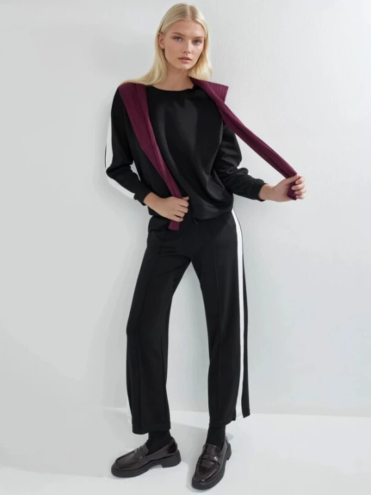 Foto van product Hiccup Joggingpak zwart / wit