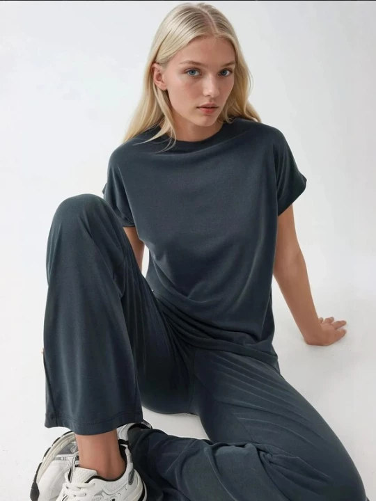Foto van product Hiccup Shirt basaltgrijs