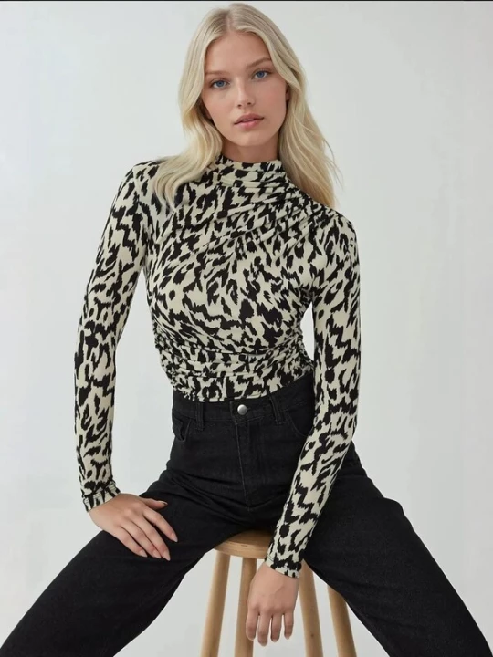 Foto van product Hiccup Shirt beige / zwart