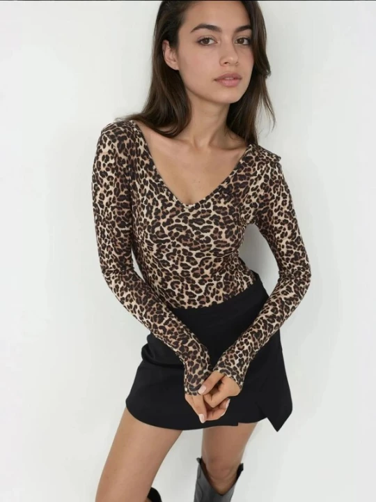 Foto van product Hiccup Shirt body lichtbeige / bruin / zwart
