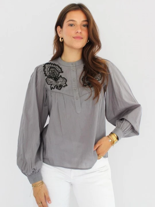 Foto van product Honnête Atelier Blouse 'Feather' grijs