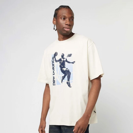 Foto van product Hoops Graphic Vintage T-Shirt New Balance beżowy