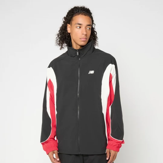 Foto van product In Game Woven Track Jacket New Balance zwart