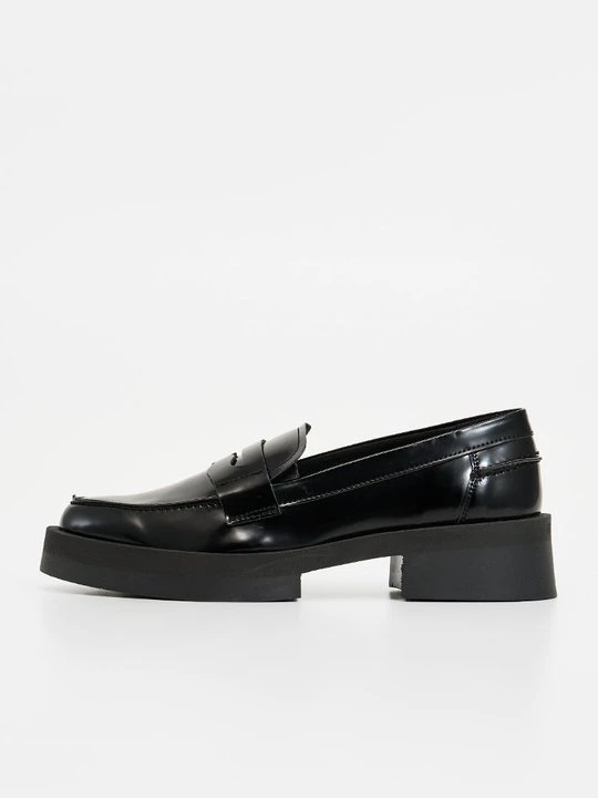 Foto van product Instappers Steve Madden zwart