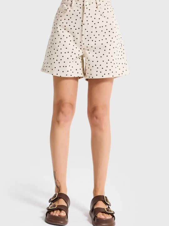 Foto van product IT'S BASIC Jeans 'POLKA MINI DENIM SHORT' ivoor