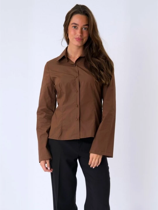 Foto van product ITS MAY Shirt 'Andrea' bruin