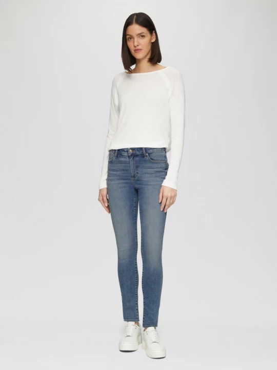 Foto van product Izabell jeans / skinny fit / mid rise / skinny leg s.Oliver blauw