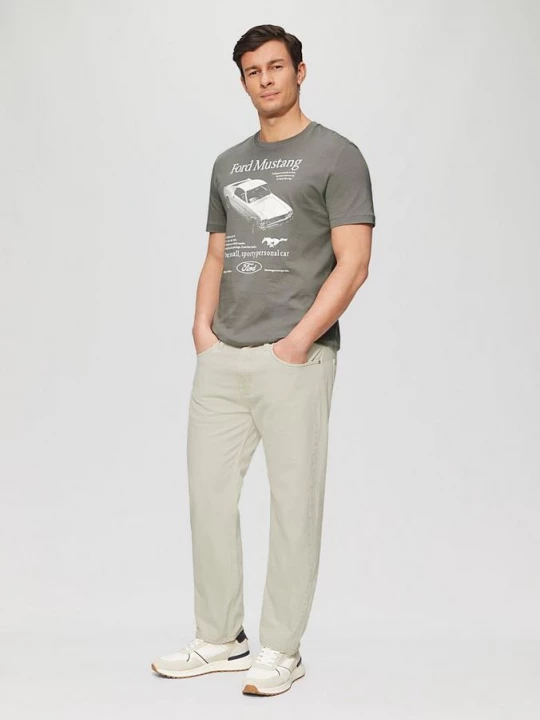 Foto van product Jeans Benito / regular fit / mid rise / straight leg s.Oliver crème