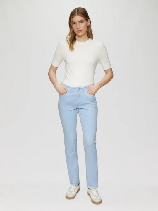 Foto van product Jeans Betsy / slim fit / mid rise / slim leg / garment dye s.Oliver blauw
