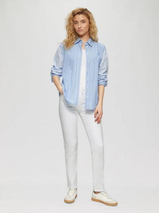 Foto van product Jeans Betsy / slim fit / mid rise / slim leg / garment dye s.Oliver wit