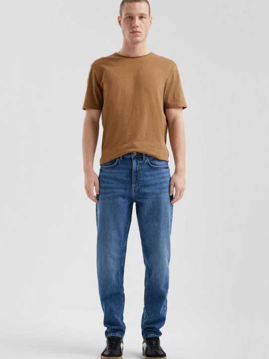 Foto van product Jeans Devon / Relaxed Fit / Halfhoog / Taps toelopende pijpen QS blauw