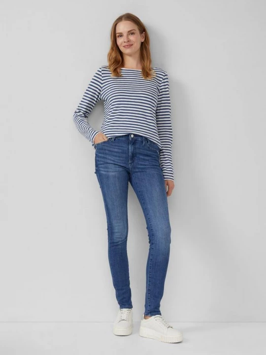 Foto van product Jeans Izabell / Skinny Fit / Halfhoog / Magere pijpen s.Oliver blauw