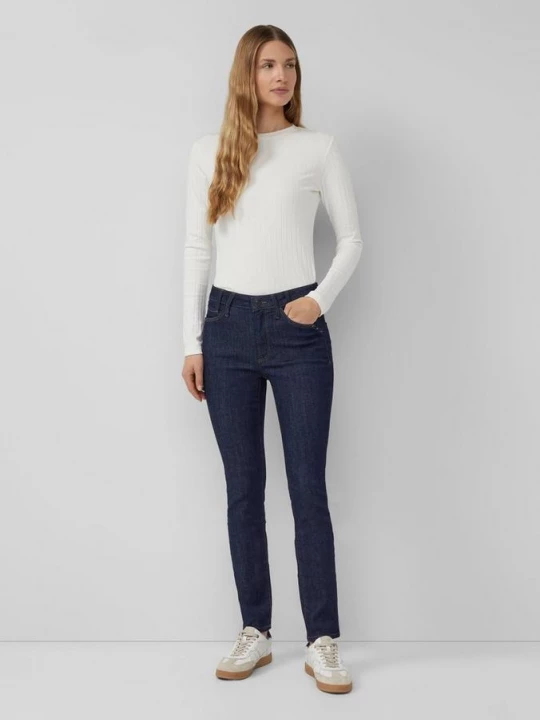 Foto van product Jeans Izabell / Skinny Fit / Halfhoog / Magere pijpen s.Oliver blauw