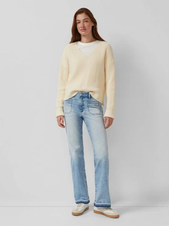 Foto van product Jeans / Normale pasvorm / Halfhoog / Uitlopende pijpen / Gerafelde zoom s.Oliver blauw