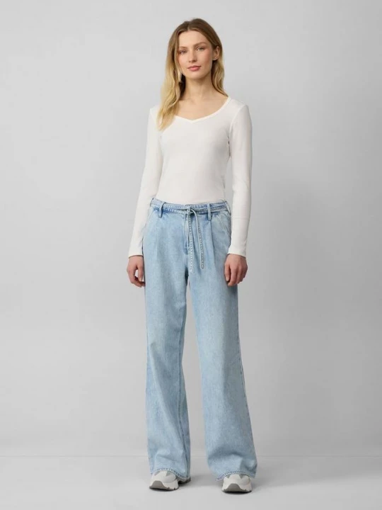Foto van product Jeans Suri / regular fit / high rise / wide leg / strikceintuur s.Oliver blauw