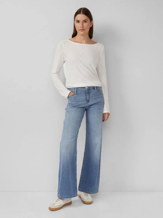 Foto van product Jeans Suri / Regular Fit / Hoog model / Wijde pijpen s.Oliver blauw