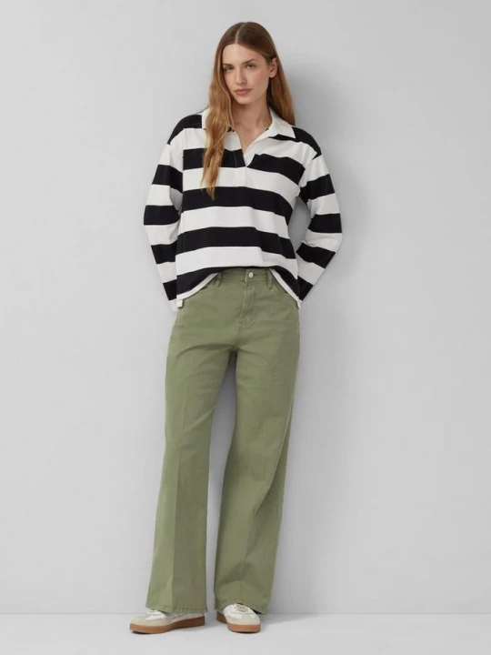 Foto van product Jeans Suri / Regular Fit / Hoog model / Wijde pijpen s.Oliver olijfgroen