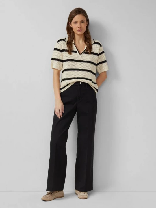 Foto van product Jeans Suri / Regular Fit / Hoog model / Wijde pijpen s.Oliver zwart