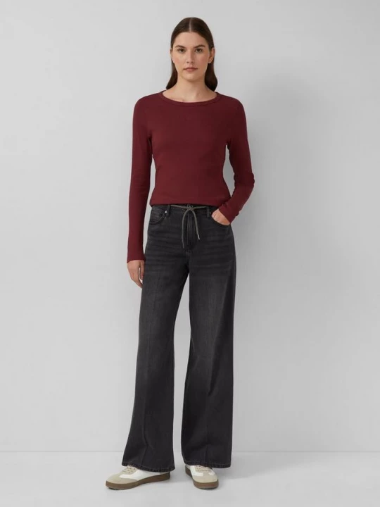 Foto van product Jeans Suri / Regular Fit / Mid Rise / Like Leg s.Oliver zwart