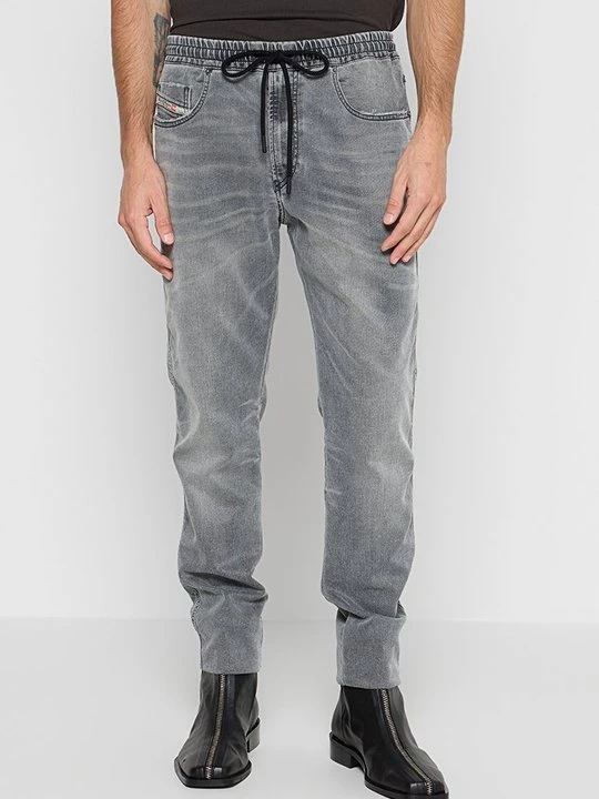 Foto van product Jeans Tapered Fit Diesel