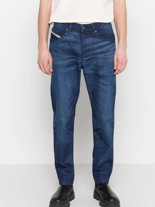 Foto van product Jeans Tapered Fit Diesel blauw
