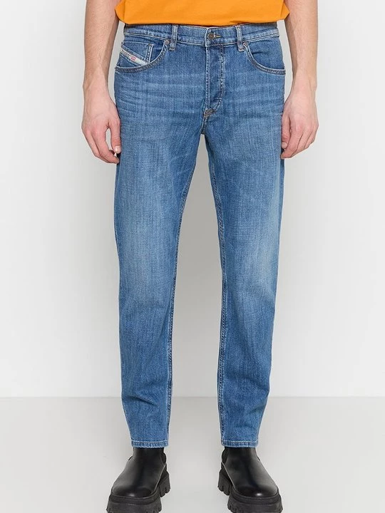 Foto van product Jeans Tapered Fit Diesel blauw