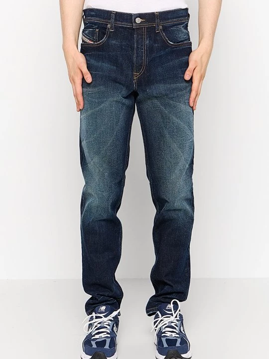Foto van product Jeans Tapered Fit Diesel donkerblauw