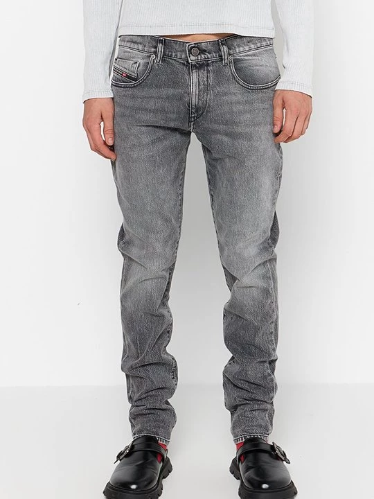 Foto van product Jeans Tapered Fit Diesel grijs
