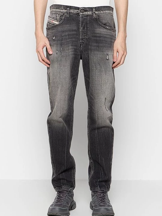 Foto van product Jeans Tapered Fit Diesel grijs