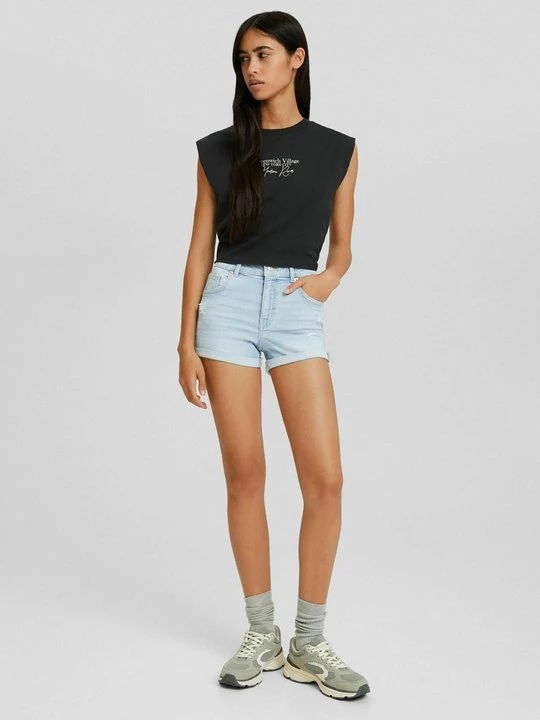 Foto van product Jeansshort Bershka lichtblauw