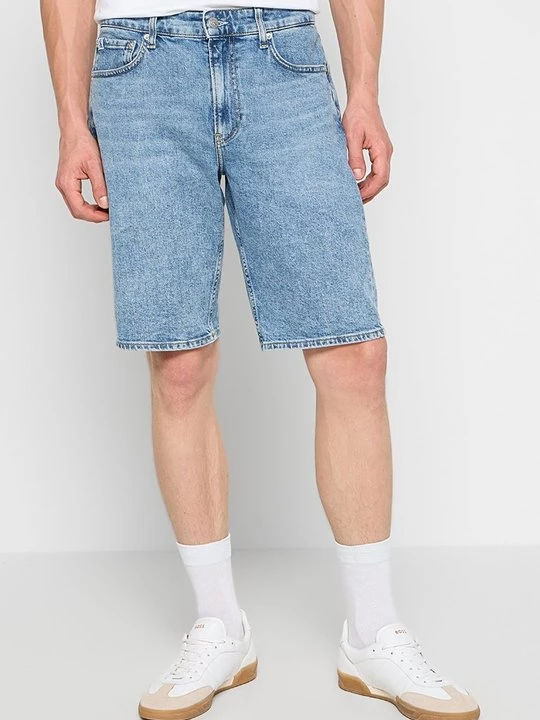 Foto van product Jeansshort Calvin Klein Jeans lichtblauw denim