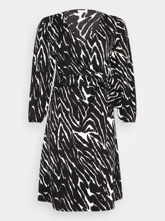 Foto van product Jerseyjurk ONLY Carmakoma zwart