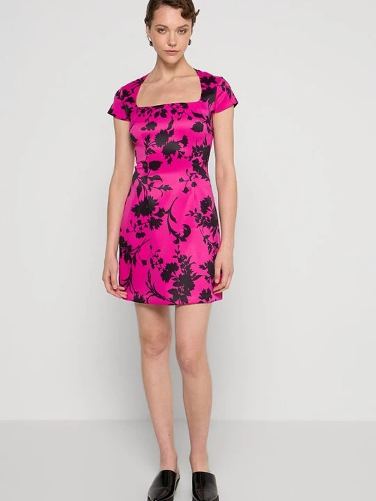 Foto van product Jurk Guess donkerroze