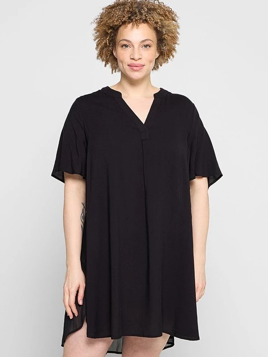 Foto van product Jurk ONLY Carmakoma zwart