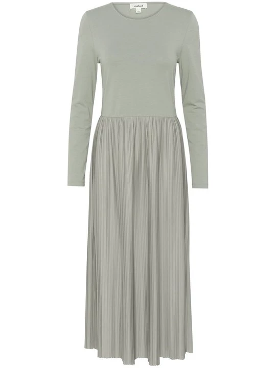 Foto van product Jurk Soaked in Luxury groen