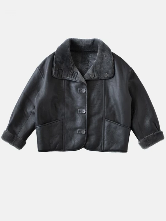 Foto van product Just things we like Winterjas 'KIKU Reversible Shearling Jacket' grijs