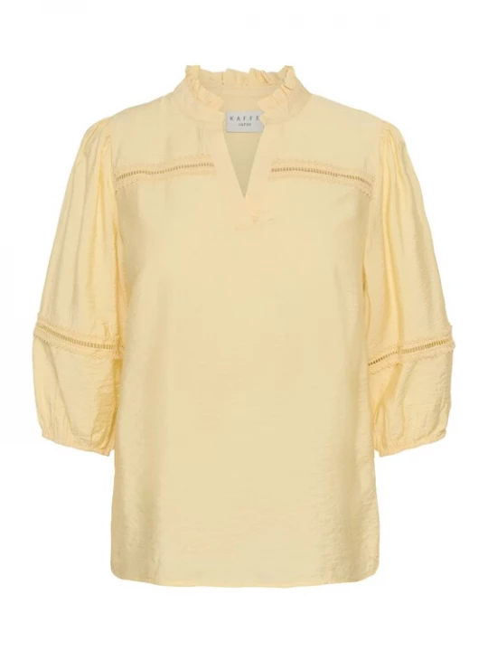 Foto van product KAFFE CURVE Blouse 'KCronja' lichtgeel
