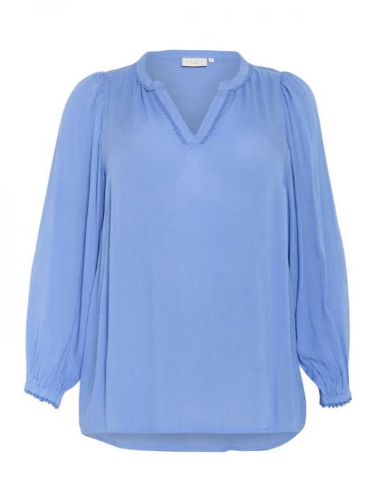 Foto van product KAFFE CURVE Blouse 'Noah' hemelsblauw