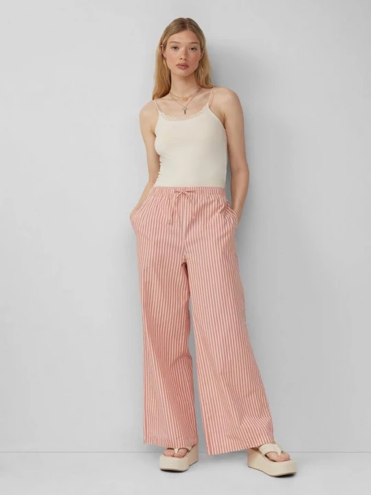Foto van product Katoenen gestreepte broek met wijde pijpen | QS x Sarah & Tini