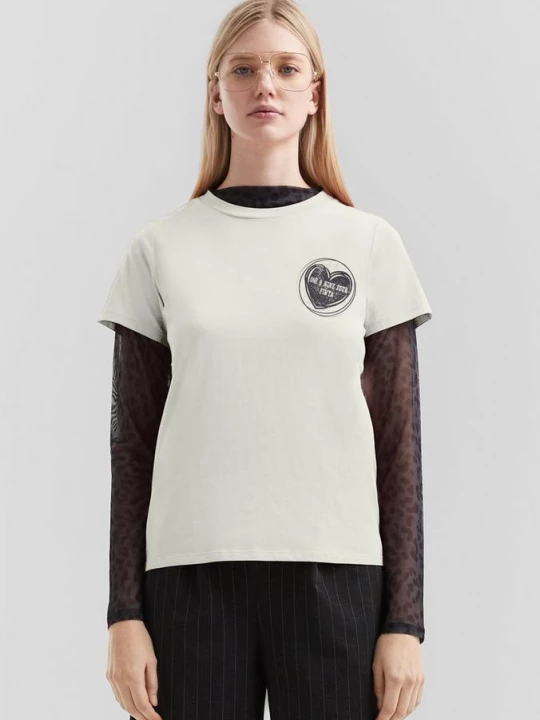 Foto van product Katoenen shirt met kleine print op de voorkant QS crème