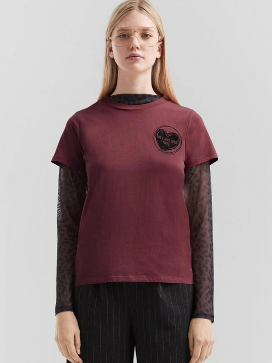 Foto van product Katoenen shirt met kleine print op de voorkant QS rood