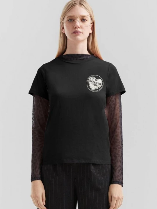 Foto van product Katoenen shirt met kleine print op de voorkant QS zwart