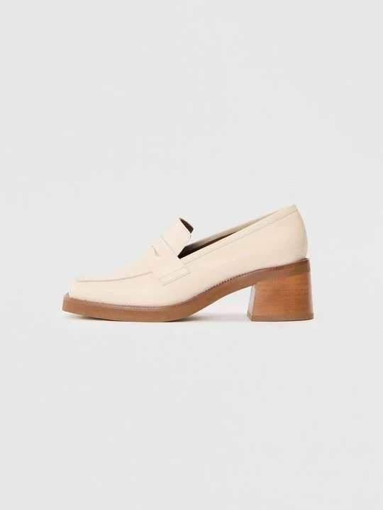 Foto van product Klassieke pumps ALOHAS crème