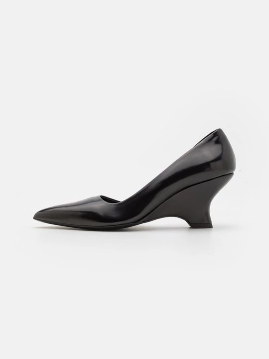 Foto van product Klassieke pumps Tiger Of Sweden zwart