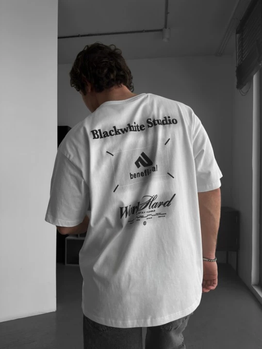 Foto van product Kleidermafia Shirt 'Beneficial' ecru