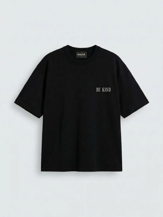 Foto van product Kleidermafia Shirt 'Oversize Be Kind T-shirt - Black' zwart