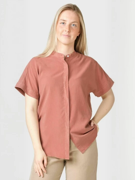 Foto van product Klitmøller Collective Shirt ' Li ' roestrood
