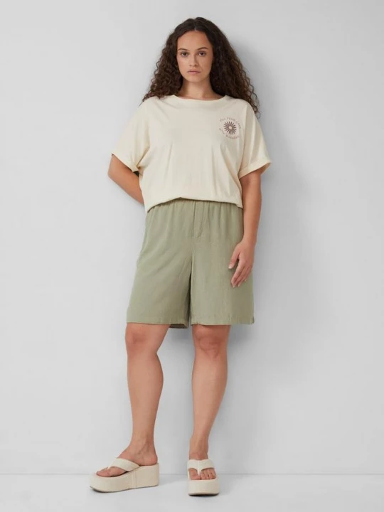 Foto van product Korte broek van linnen en viscosemix QS groen